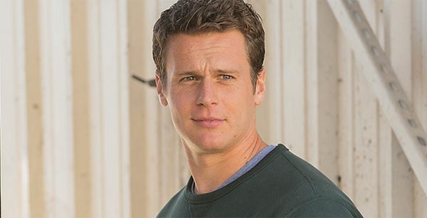 Jonathan Groff