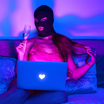 Virtuálna priateľka – dokumentárny film