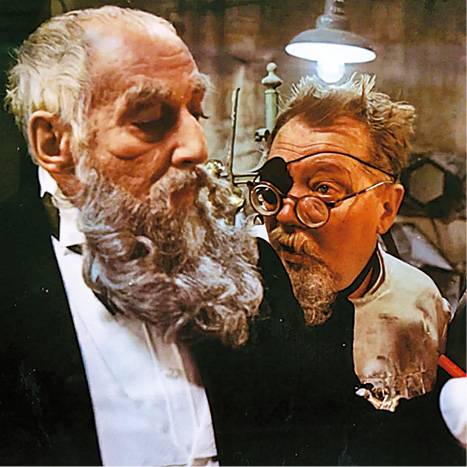 Tajomstvo hradu v Karpatoch – československá komédia