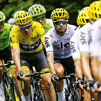 Tour de France v plnom prúde