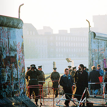Udalosti: Vztýčenie a pád Berlínskeho múru