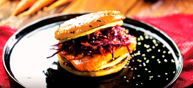 Dajte si… burger z lososa – kuchárska show