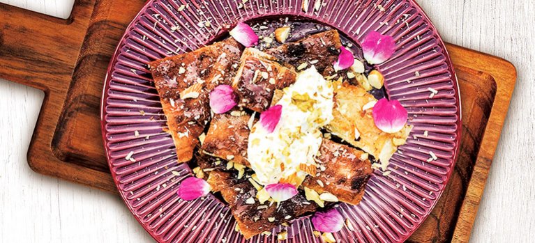 Dajte si… Baklava z panvice s ružovým sirupom