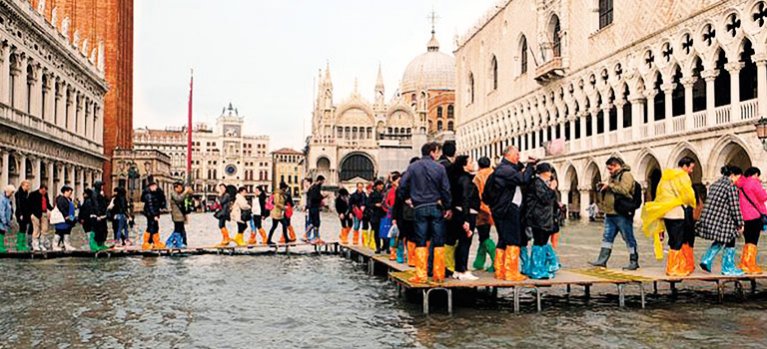Zachráňte Benátky – dokumentárny program