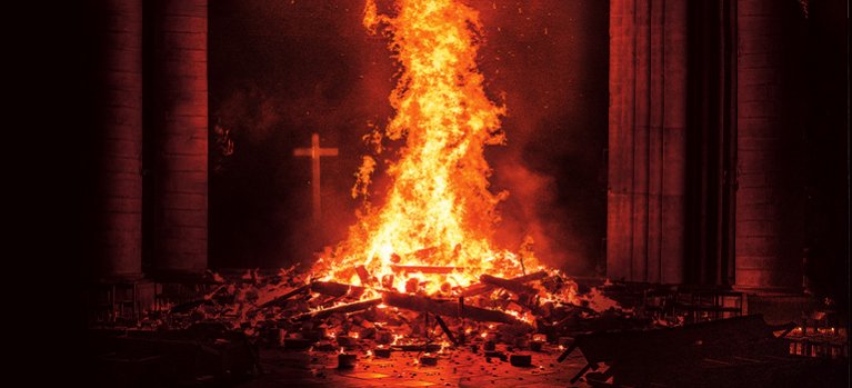 Notre-Dame v plameňoch – francúzska dráma