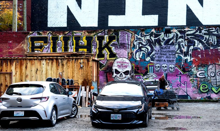 V pasci – americký thriller - Foto 1